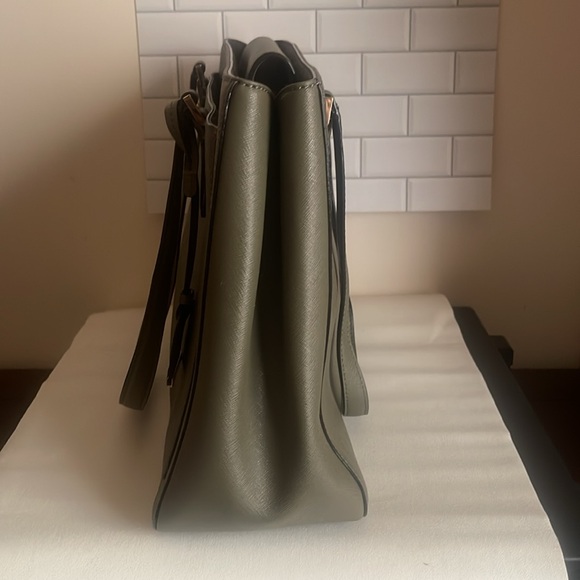 Kate Spade New York’s Cameron Street Lucie Tote - Picture 8 of 9